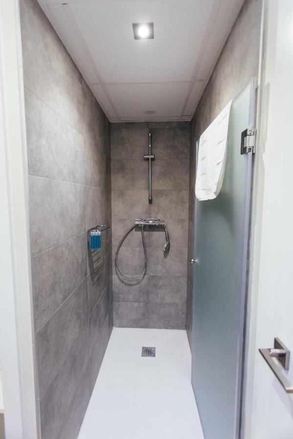 One&Lux Byron Suites Sevilla Exteriör bild