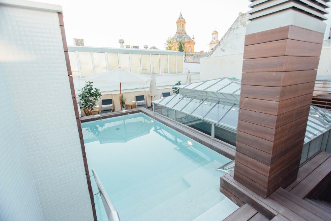 One&Lux Byron Suites Sevilla Exteriör bild
