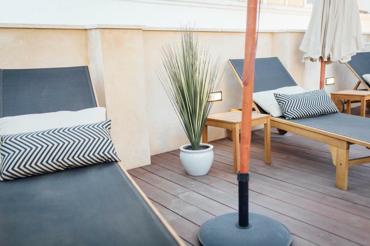 One&Lux Byron Suites Sevilla Exteriör bild